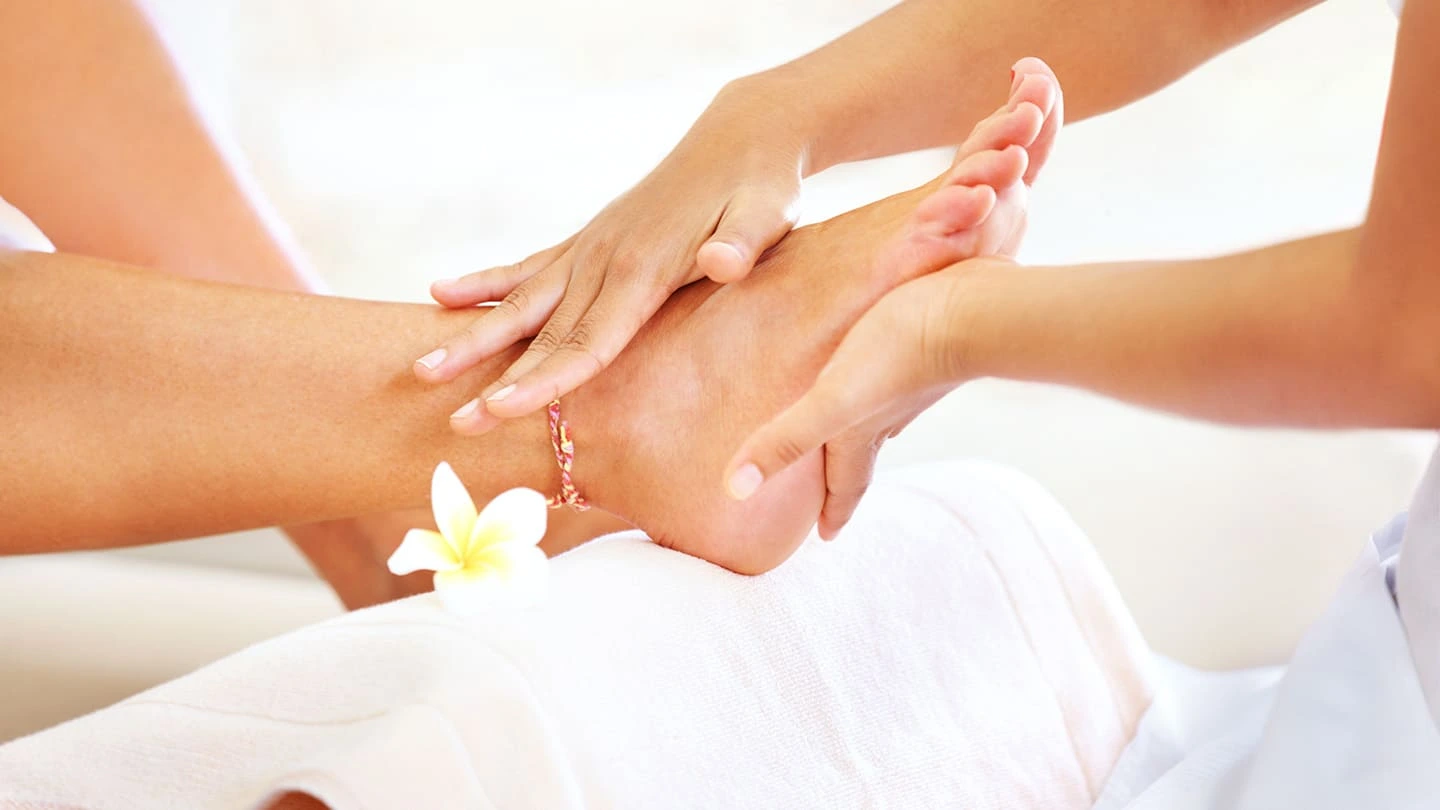 Pedicure Services in greater noida